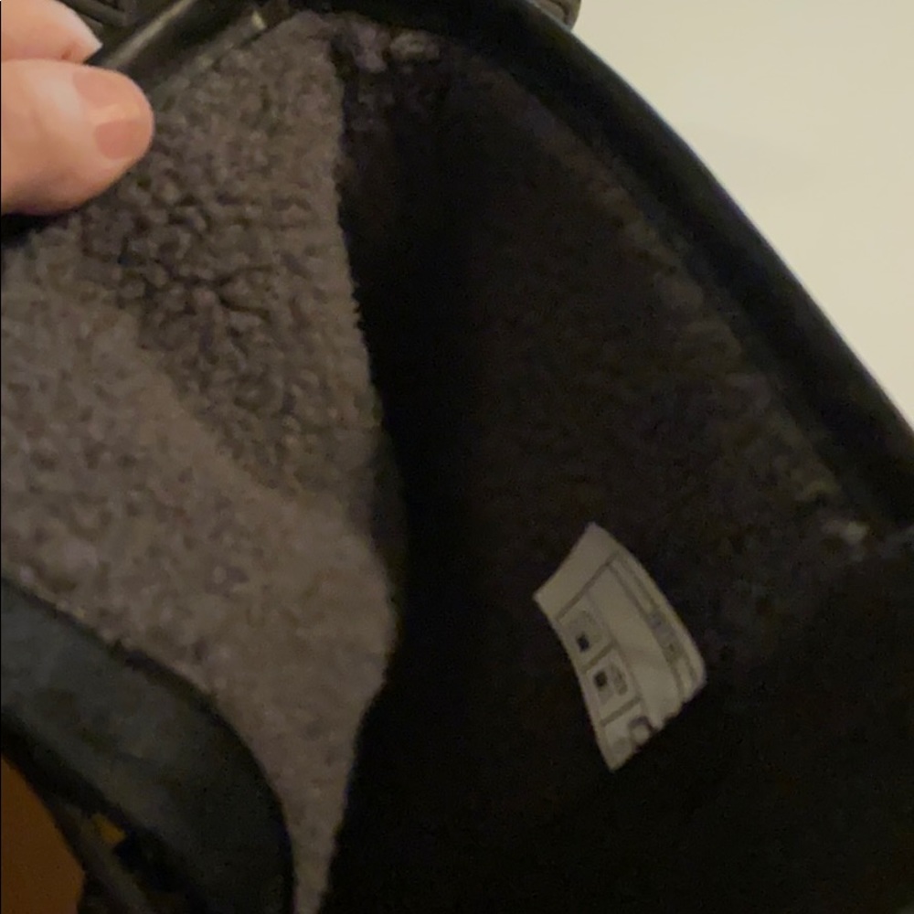 Ugg size 9 boots New never worn with Ugg box. - Picture 5 of 5